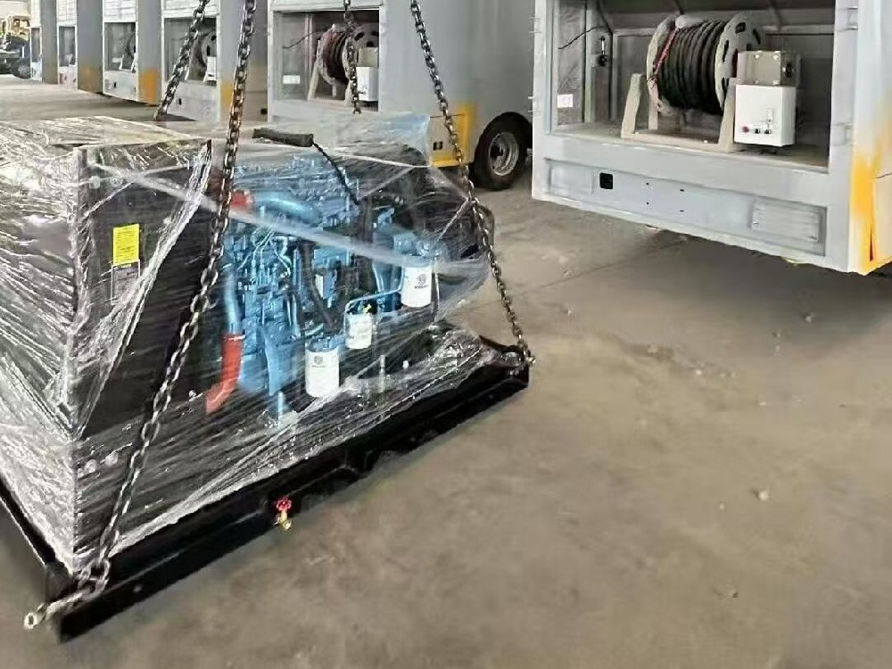 濰柴電力原裝50kw機組，配套特車，某聯(lián)通公司應(yīng)急電源車一批15臺交付中～